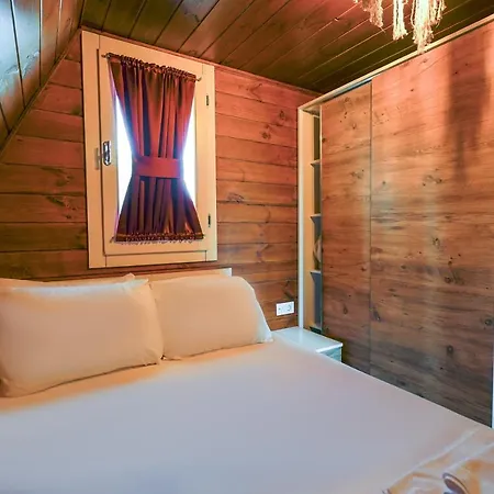 Semesterbostad Cozy Bungalow Surrounded By Nature With Shared Pool In Demre, Antalya *